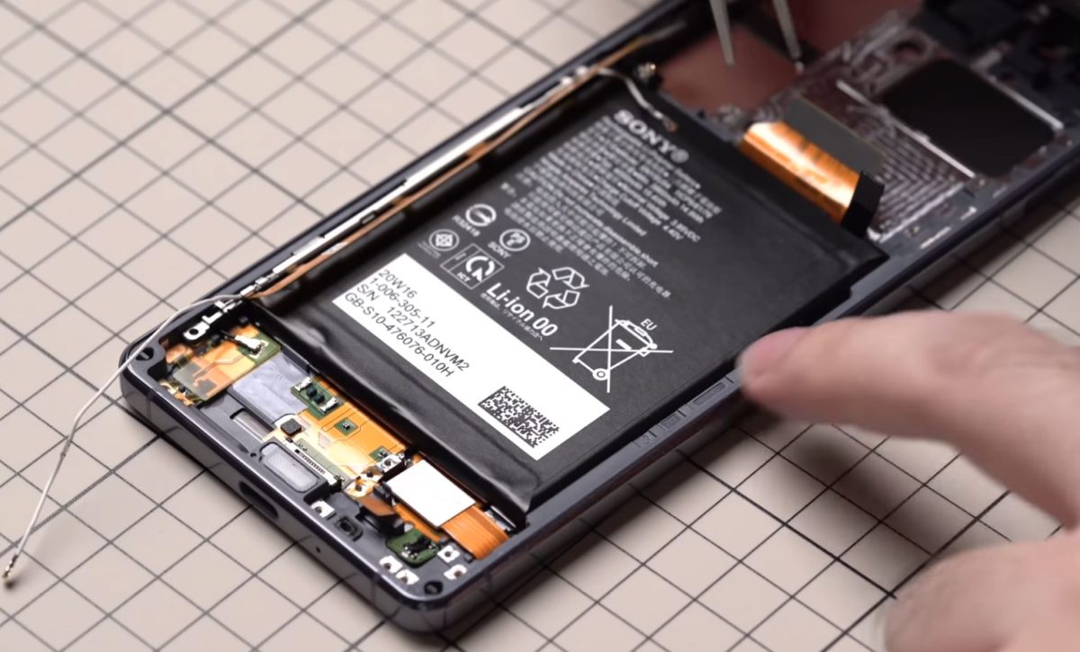 Xperiaのバッテリー容量がライバル機種より少ない理由が判明 電池周りに余分スペース アンドロイドネクスト